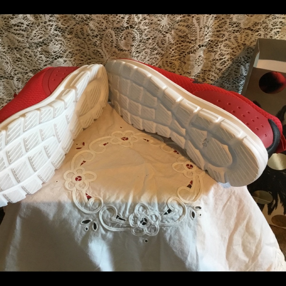 Brand New Men’s Polo Sneakers - Picture 3 of 3